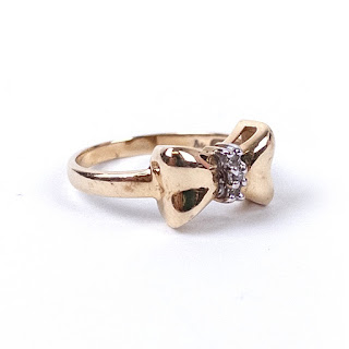 14K Gold Bow Detailed Ring with Three Tiny Diamonds