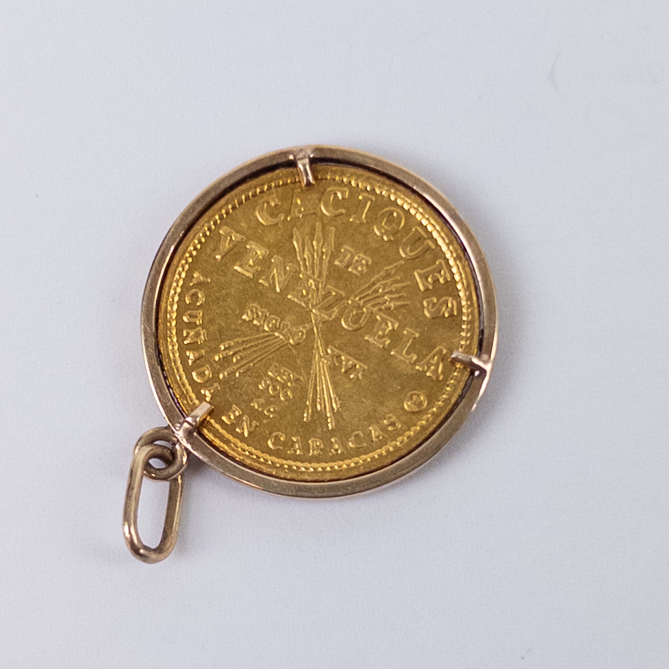 Caicques de Venezuela Guaicaipuro .900 Gold Coin in 14K Gold Pendant Frame