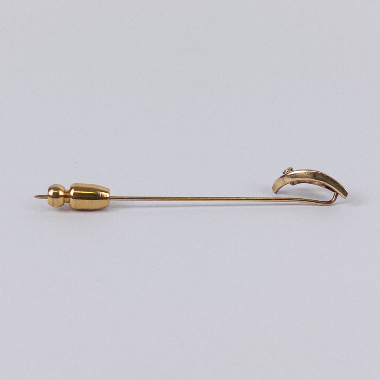 14K Gold Swoopy Ribbon Motif Stick Pin