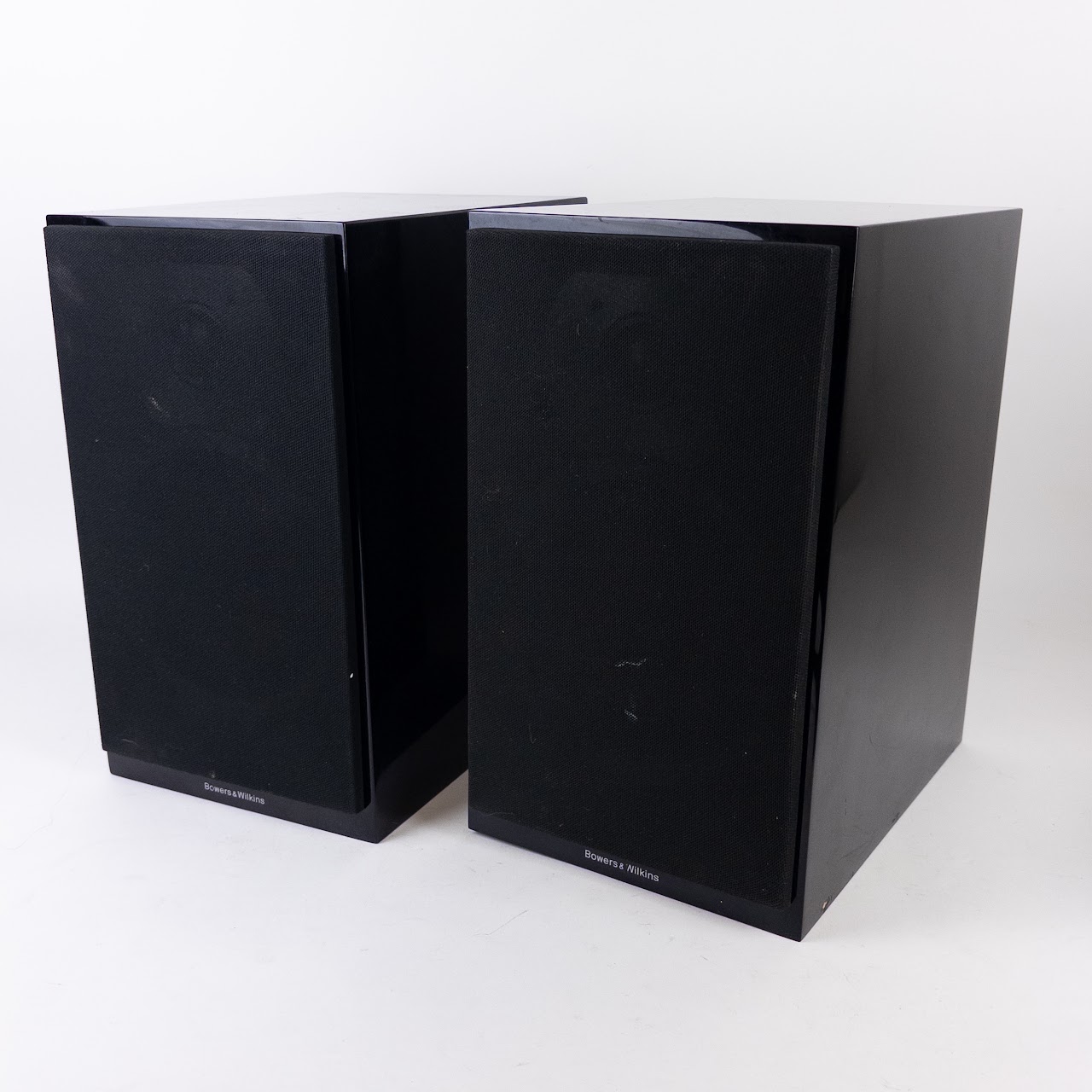 B&W CM5 Two Way Bookshelf Speaker System