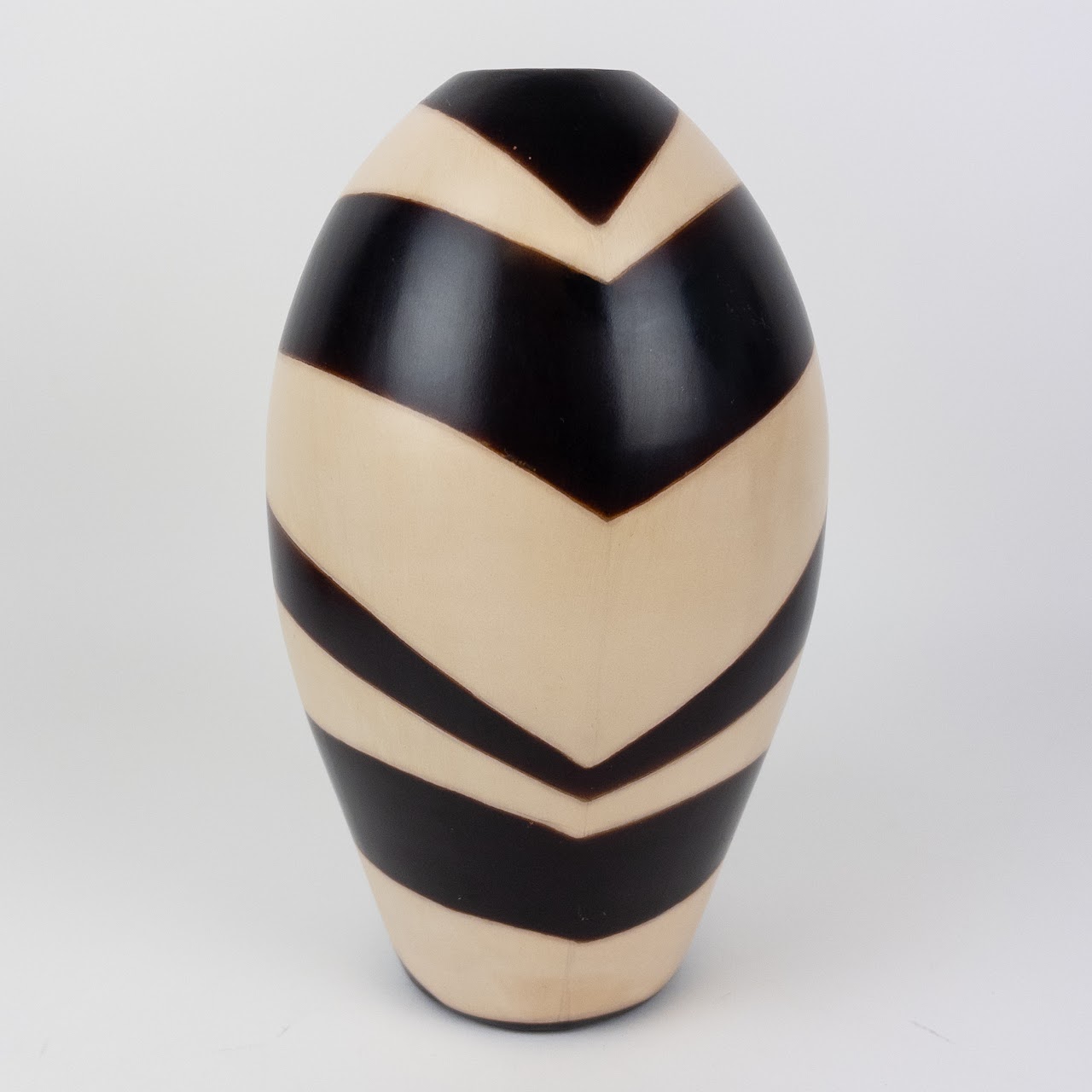 Santodio Paz Peruvian Ceramic Vase