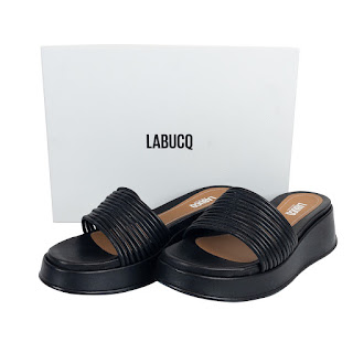 Labucq Black Leather Platform Caye Slides
