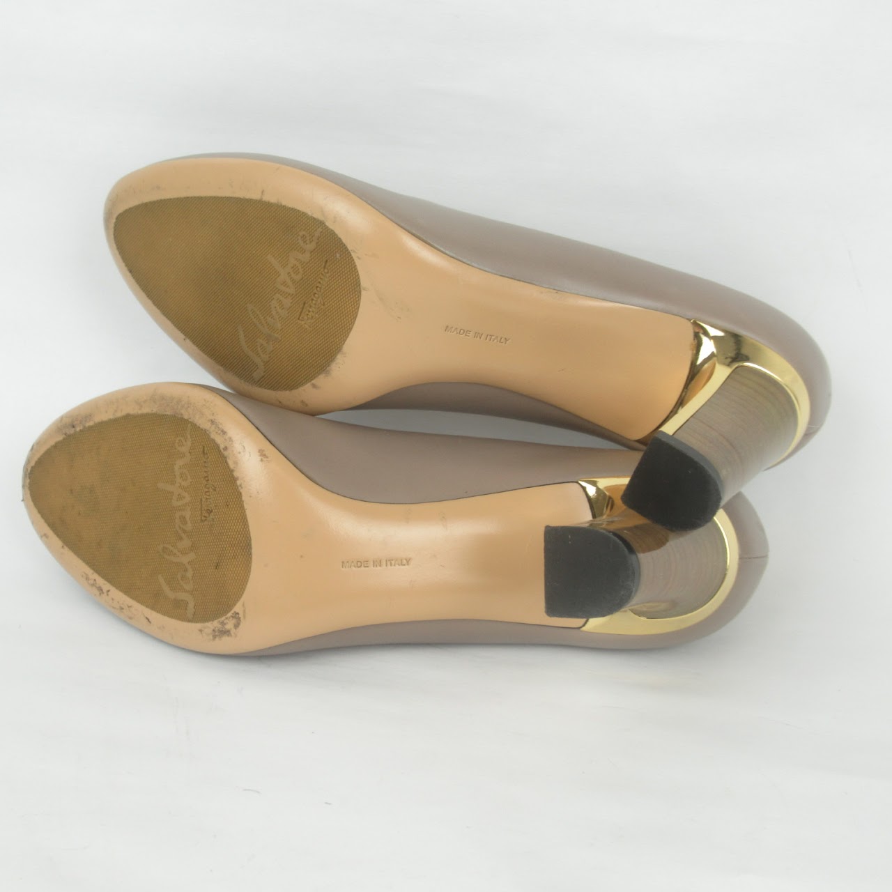 Ferragamo Fawn Pumps