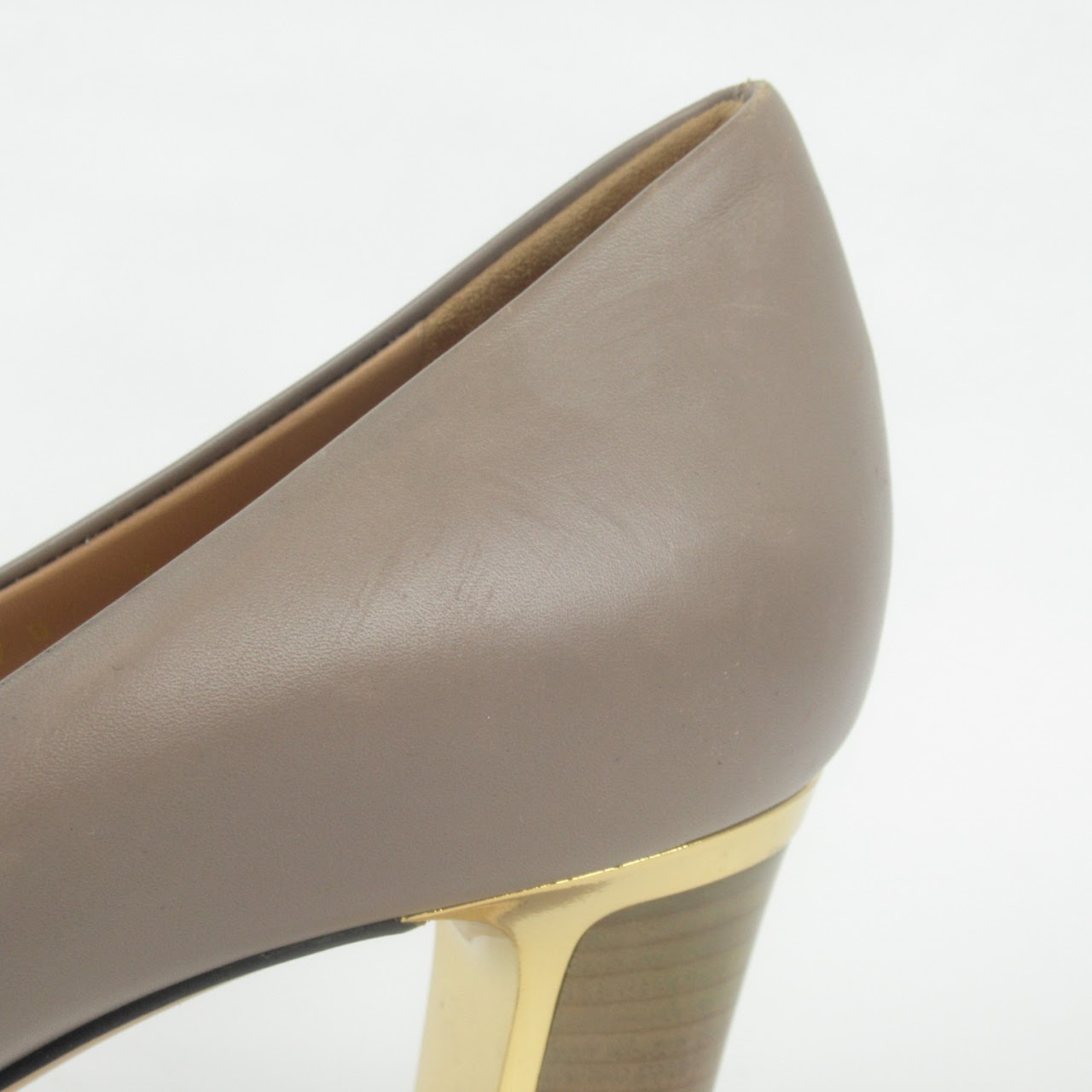 Ferragamo Fawn Pumps