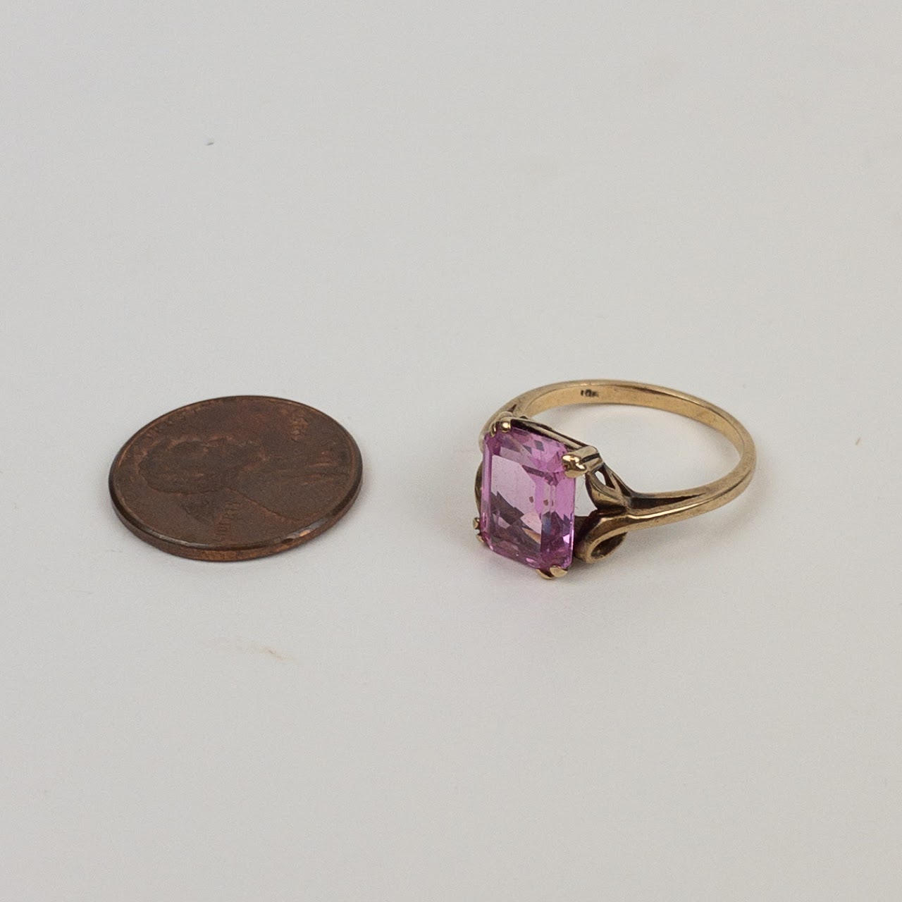 10K Gold & Pink Quartz Ring