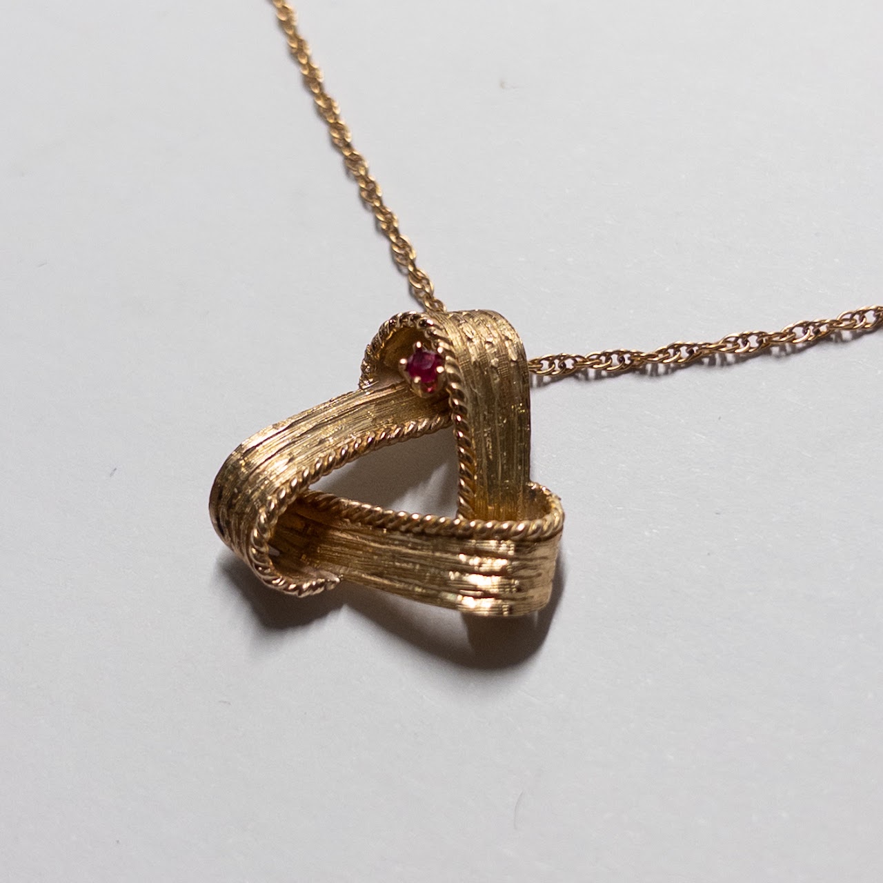 14K Gold and Pink Stone Pendant Necklace