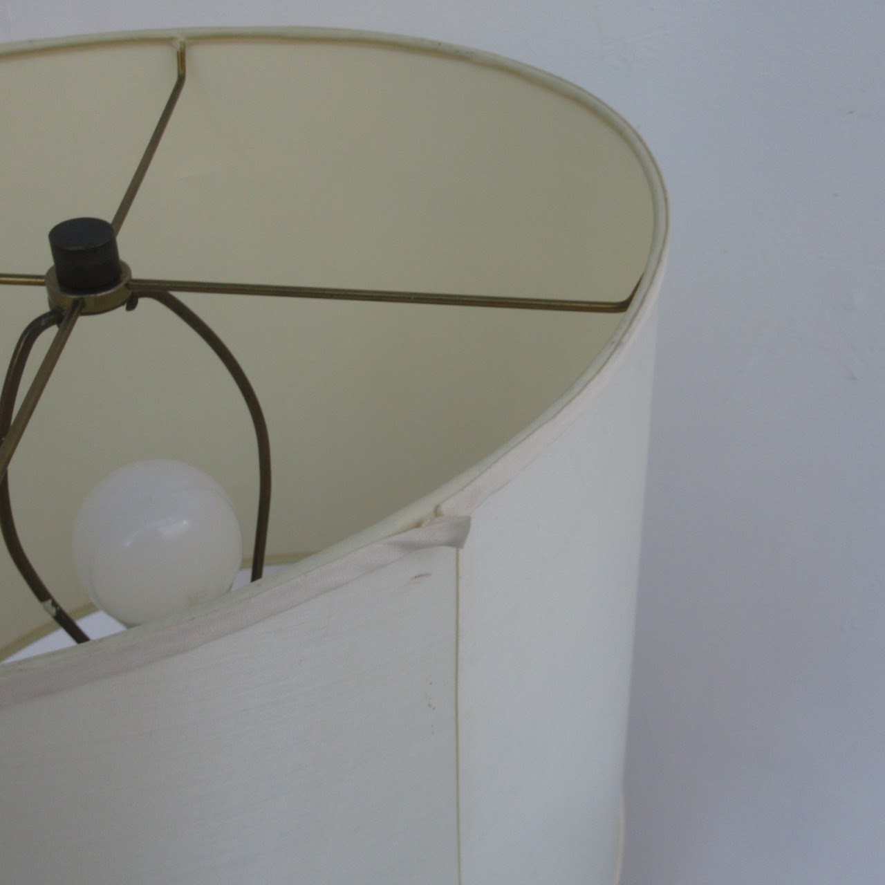 Quartite Creative Corp. Vintage Mid-Century Lamp