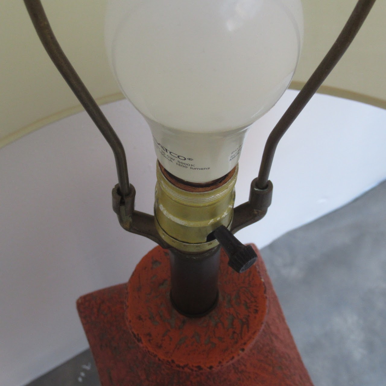 Quartite Creative Corp. Vintage Mid-Century Lamp