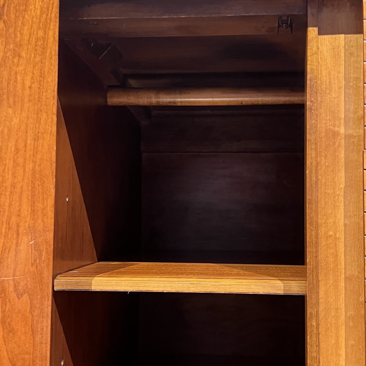 Frank Lloyd Wright Heritage Henredon Mid-Century Gentleman's Dresser