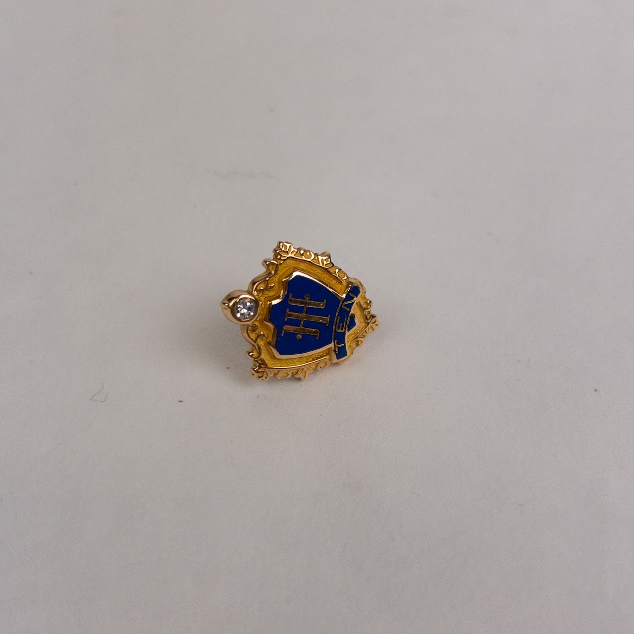 14K Gold & Diamond Ten-Year Pin