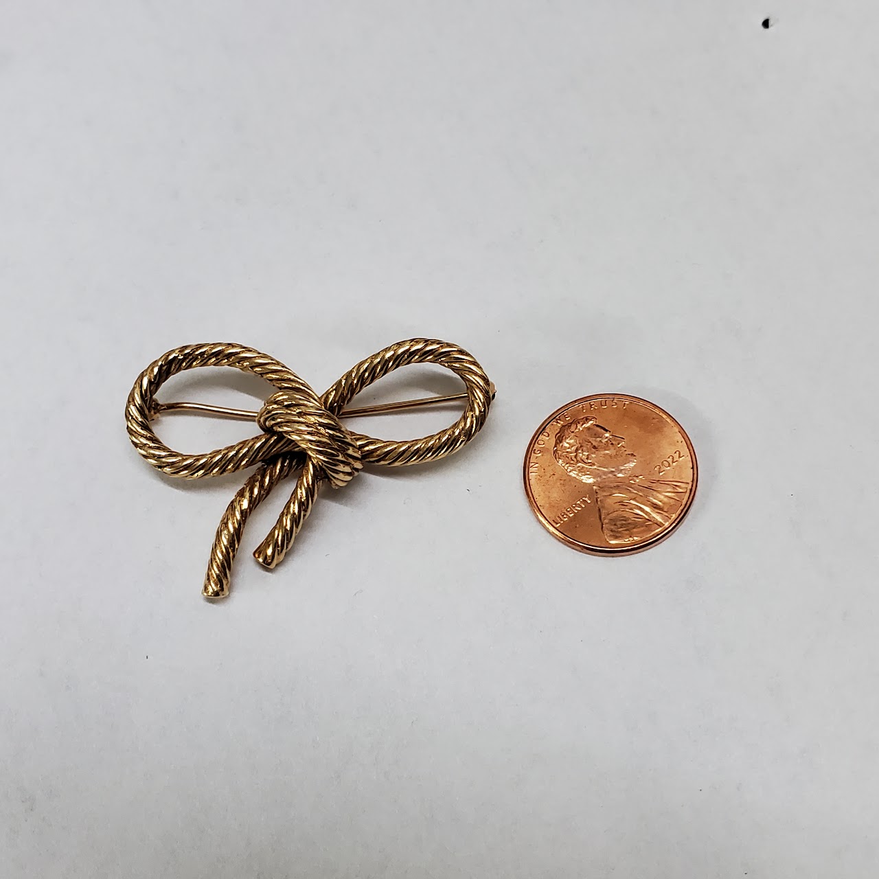 Tiffany & Co. Large Gold Ribbon Bow Brooch Pin – Van Rijk