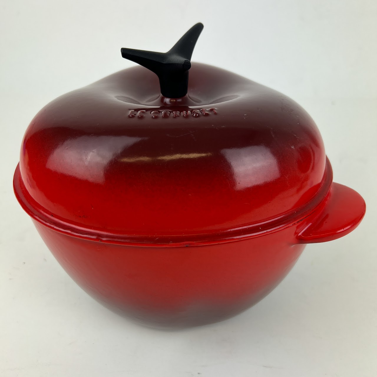 Le Creuset 2Qt Tomato Cast Iron Dutch Oven