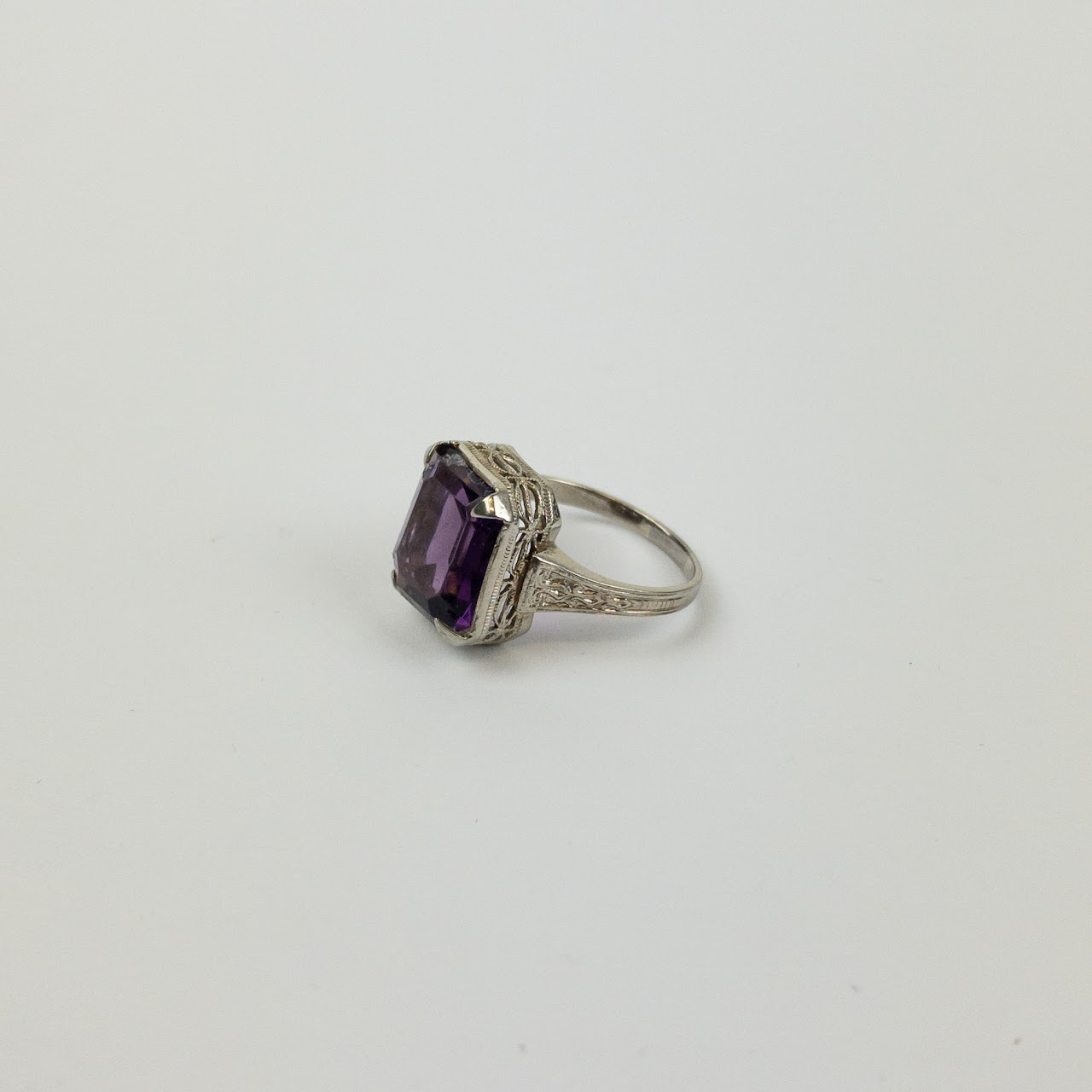 Vintage 10K White Gold and Purple Crystal Ring