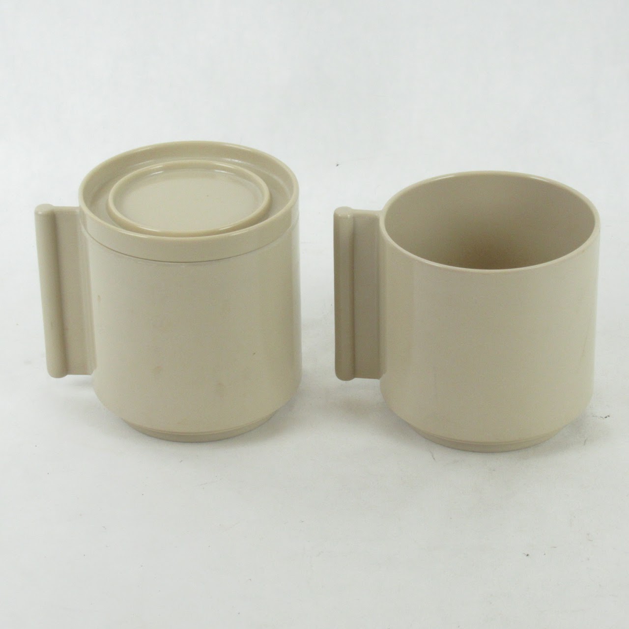 Casigliani Design By Lella & Massimo Vignelli Set Of Two Cups & One Saucer