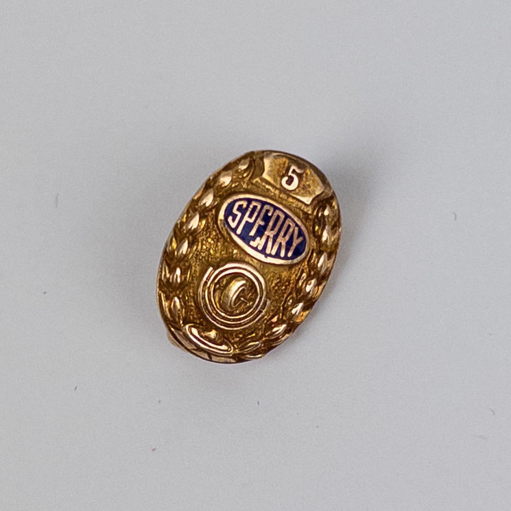 10K Gold Sperry Corporation Five Year Pin