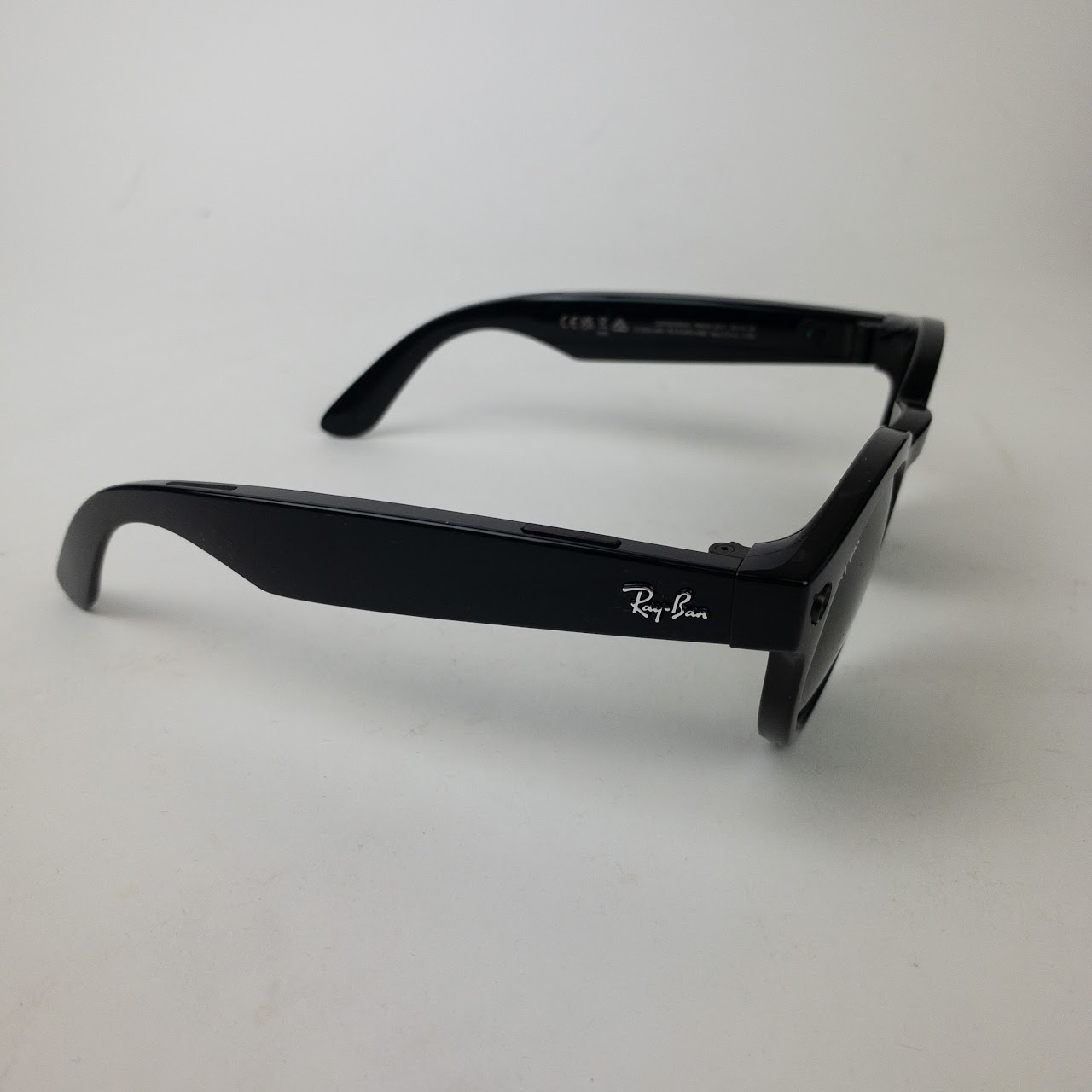 Ray-Ban Stories X Facebook Round Smart Glasses