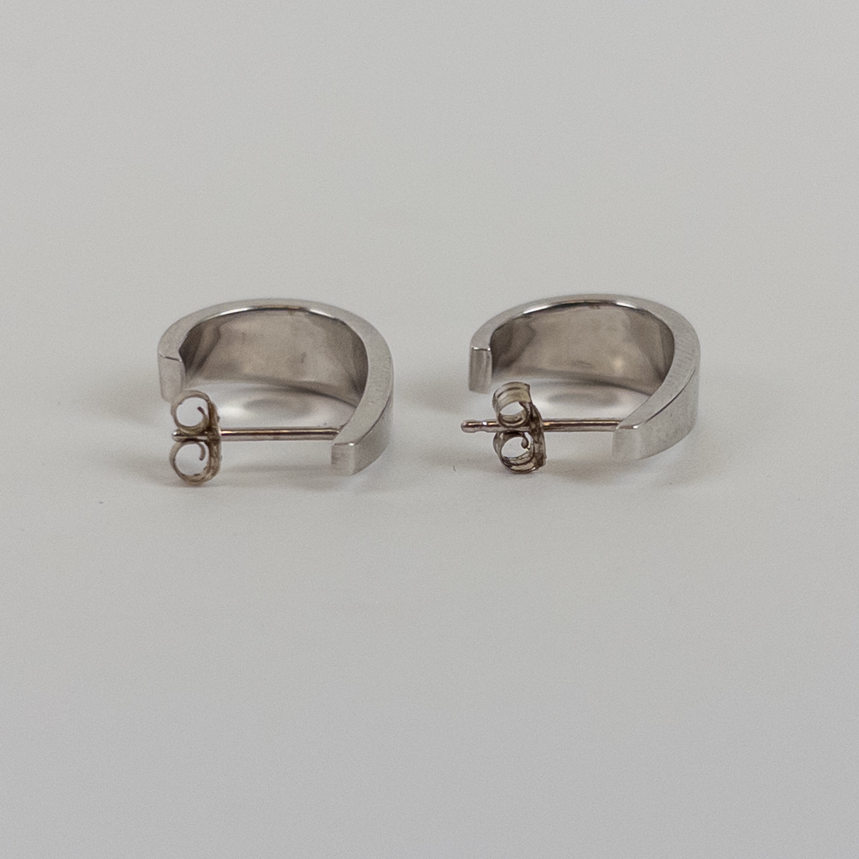 14K White Gold 'J' Hoop Earrings