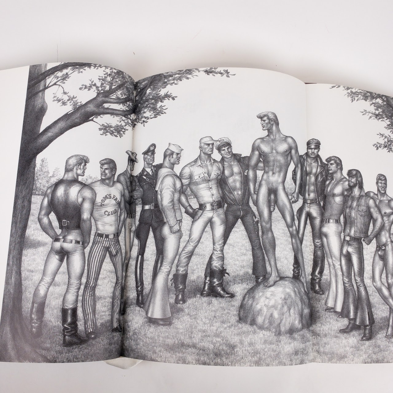 'Tom of Finland XXL' Tri-Lingue Oversized Book