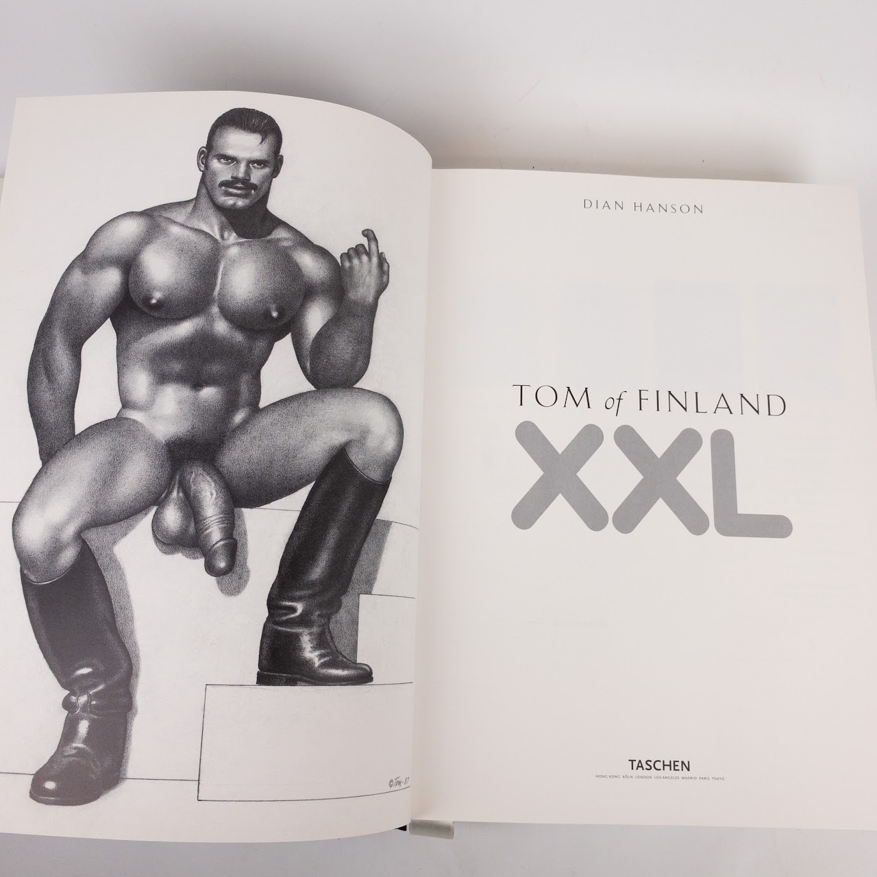 'Tom of Finland XXL' Tri-Lingue Oversized Book