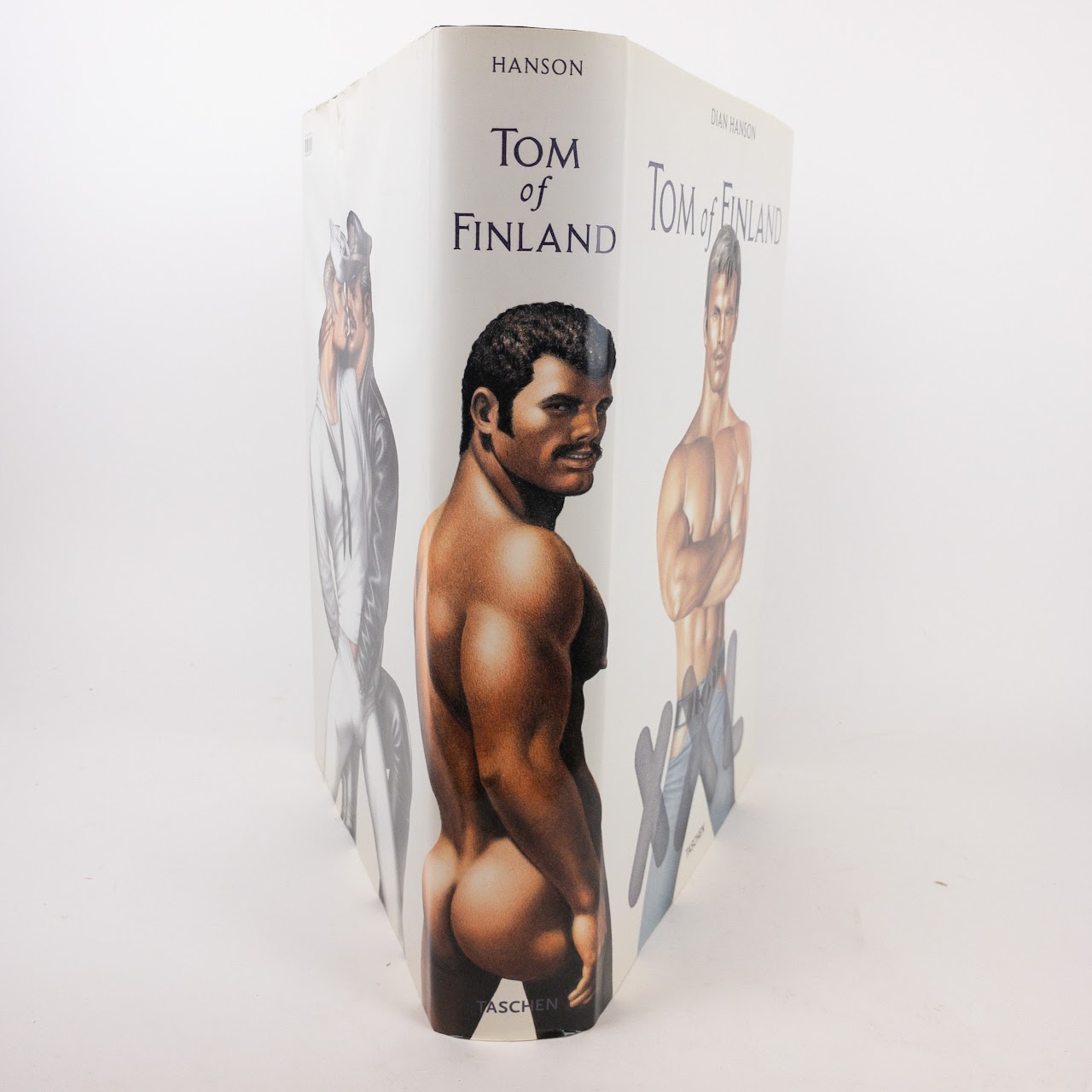 'Tom of Finland XXL' Tri-Lingue Oversized Book