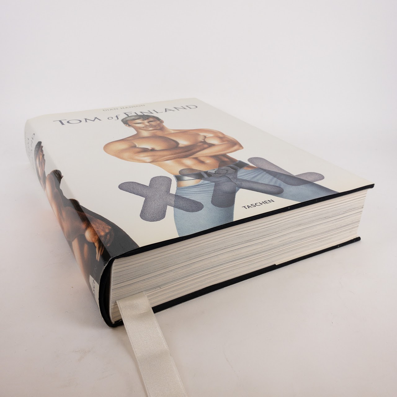 'Tom of Finland XXL' Tri-Lingue Oversized Book