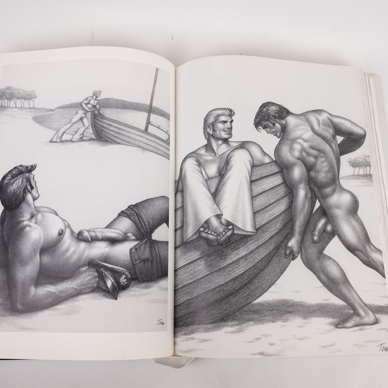 'Tom of Finland XXL' Tri-Lingue Oversized Book