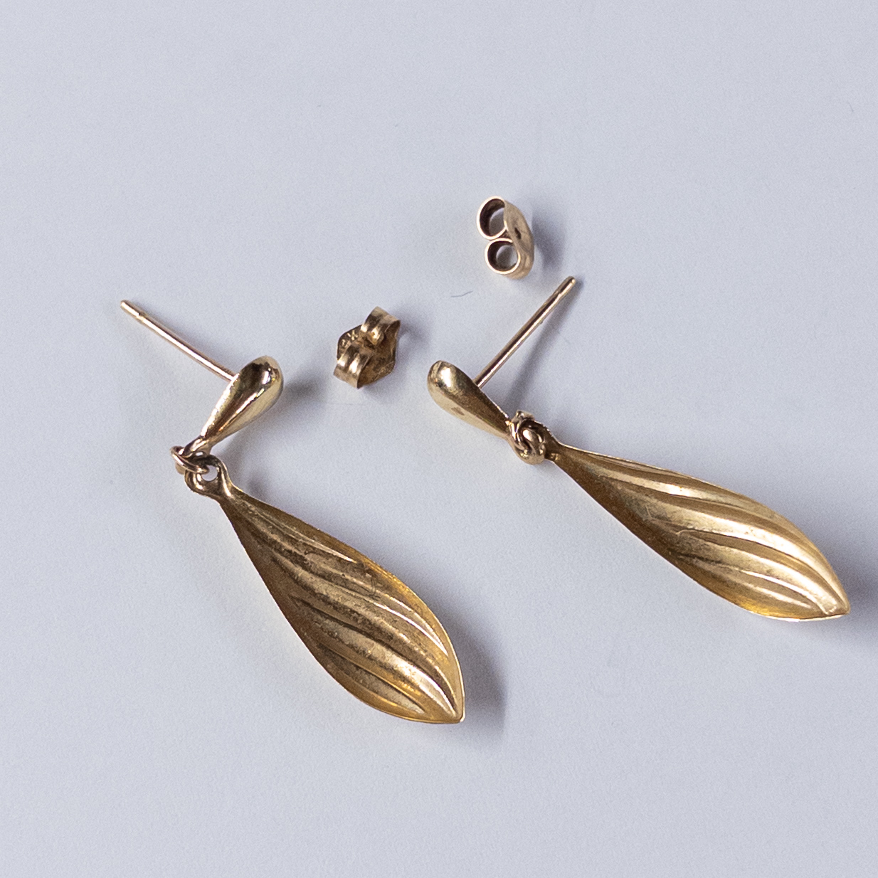 14K Gold Ridged Teardrop Earrings