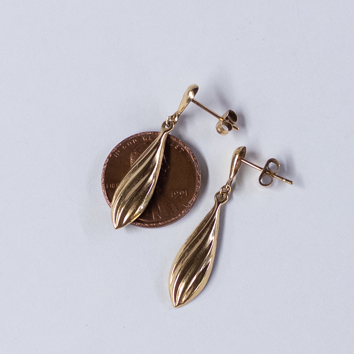 14K Gold Ridged Teardrop Earrings