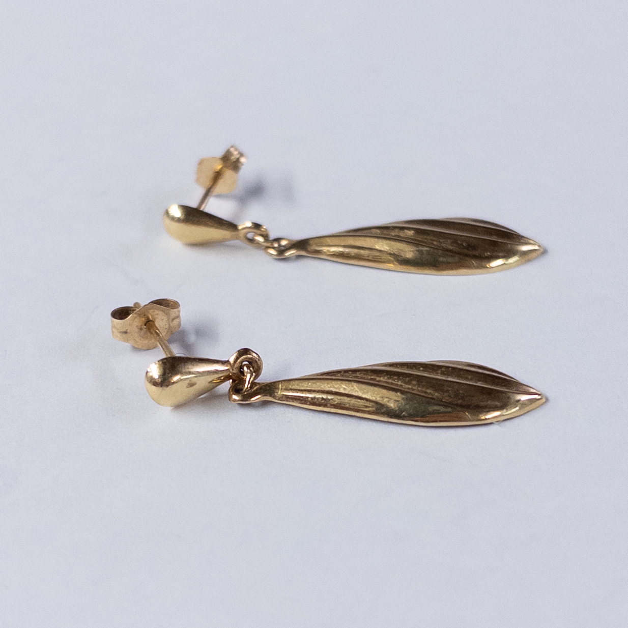 14K Gold Ridged Teardrop Earrings