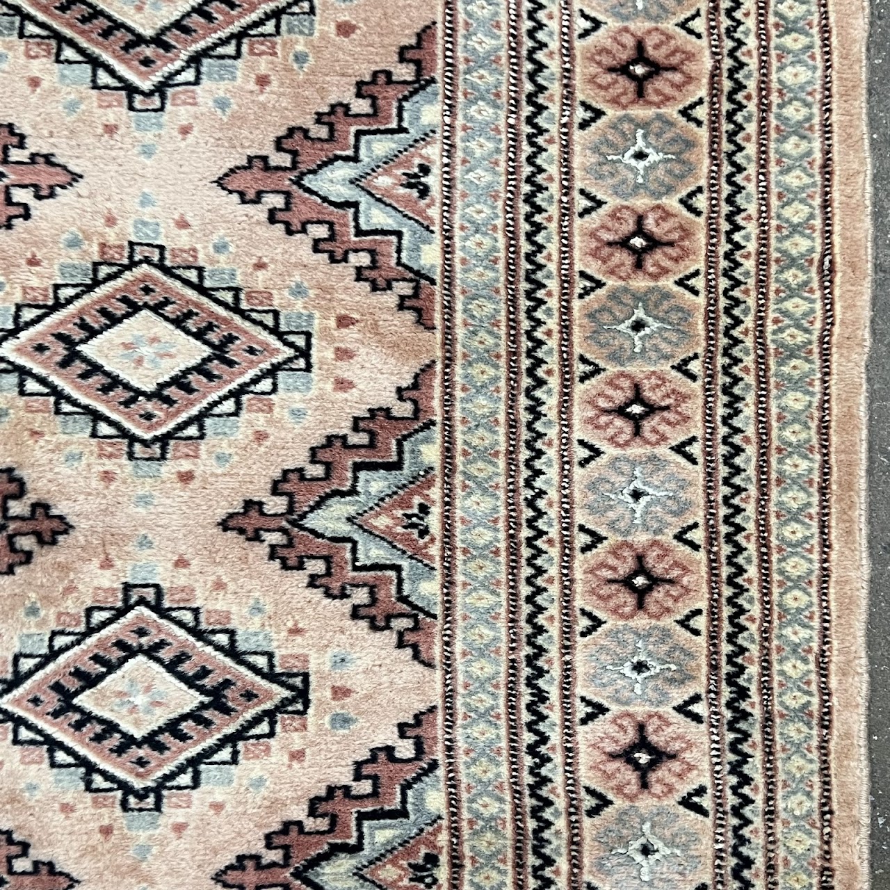 Wool Diamond Medallion Area Rug