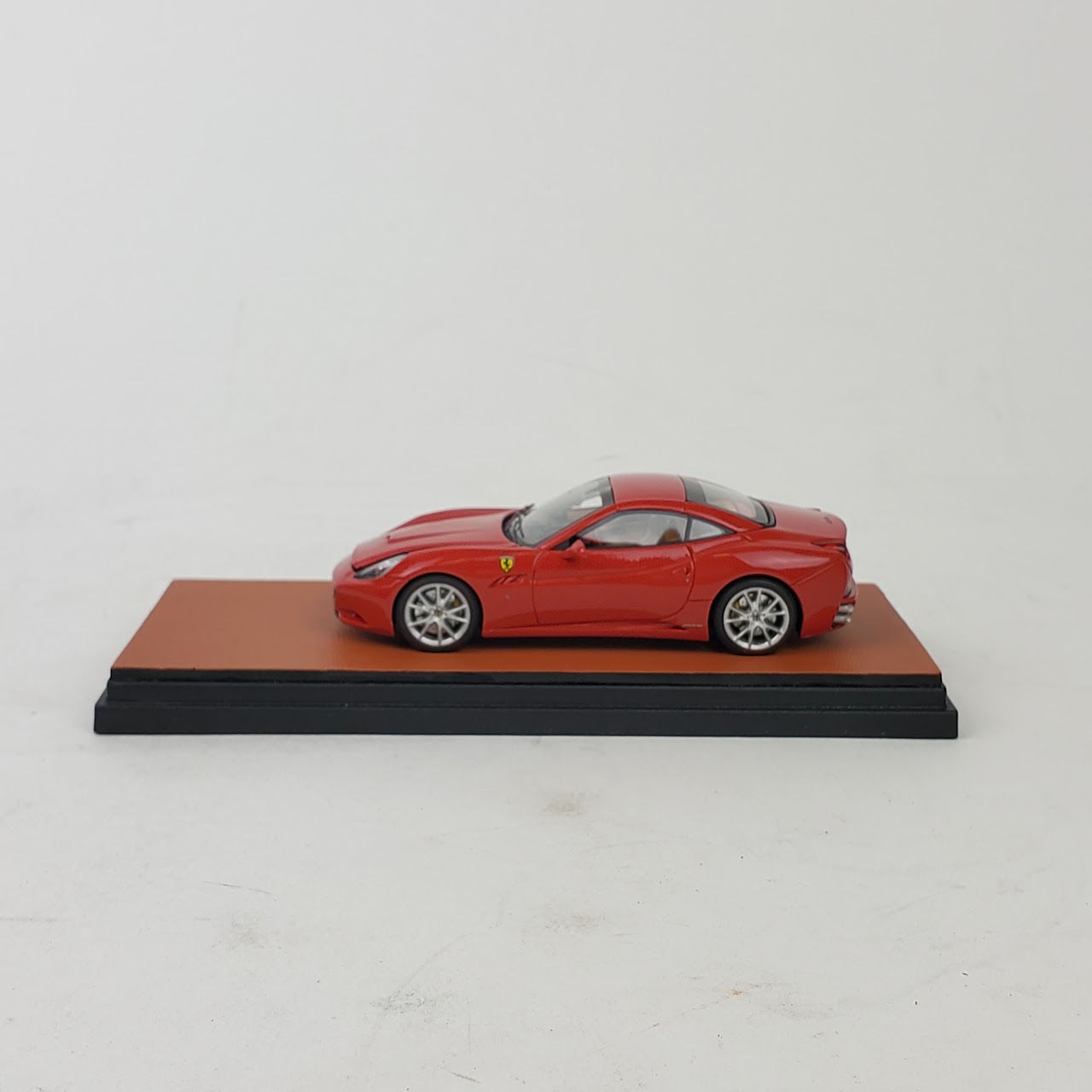 Ferrari California 1:43 Official Model Replica