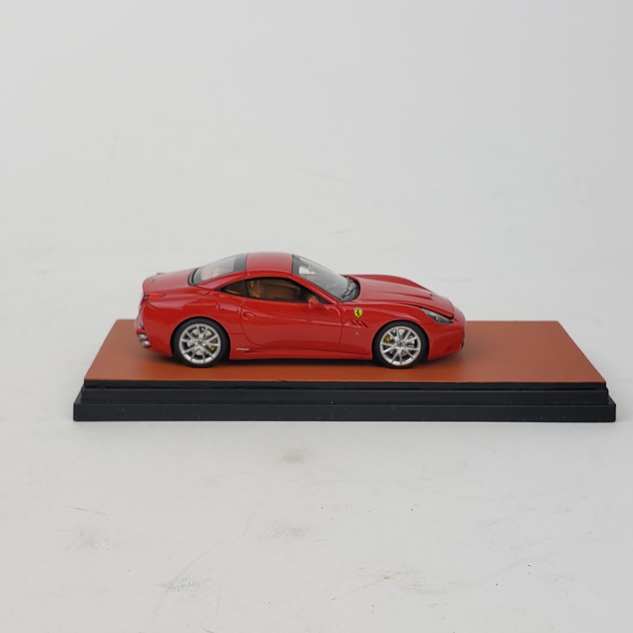 Ferrari California 1:43 Official Model Replica