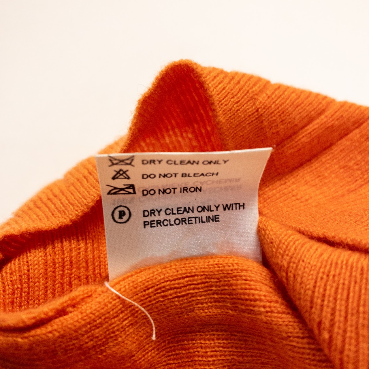 Hermès Pumpkin Orange Vintage Ribbed V-Neck Cashmere Sweater