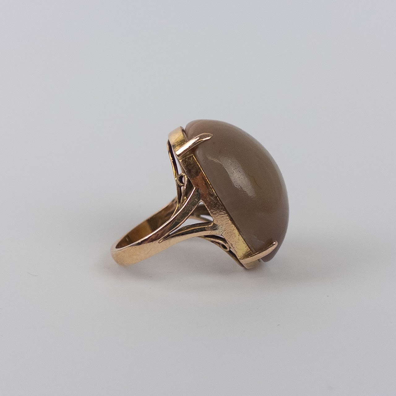 14K Gold Ring with Agate Cabochon