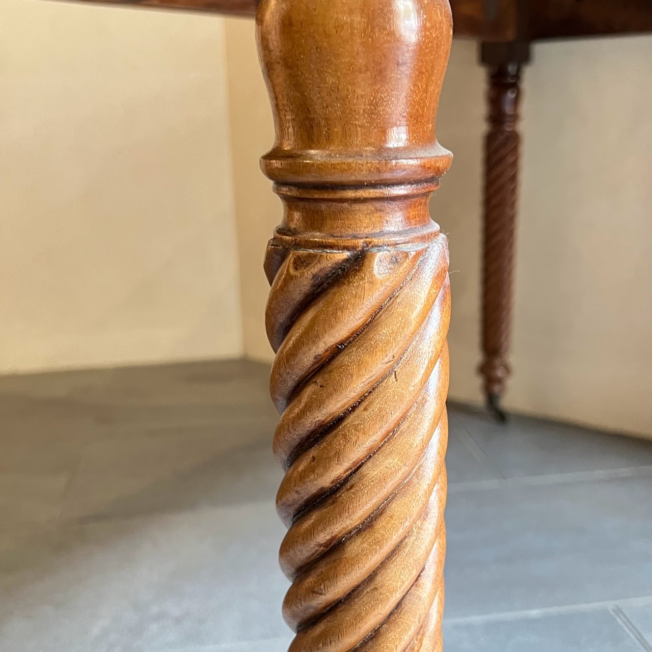 Sheraton Style Rope Twist Leg Pembroke Table