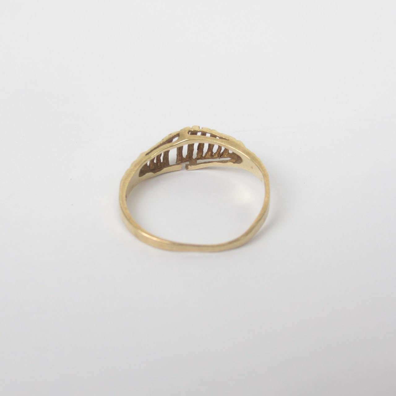 10K Gold Ring With Crack At The Crown