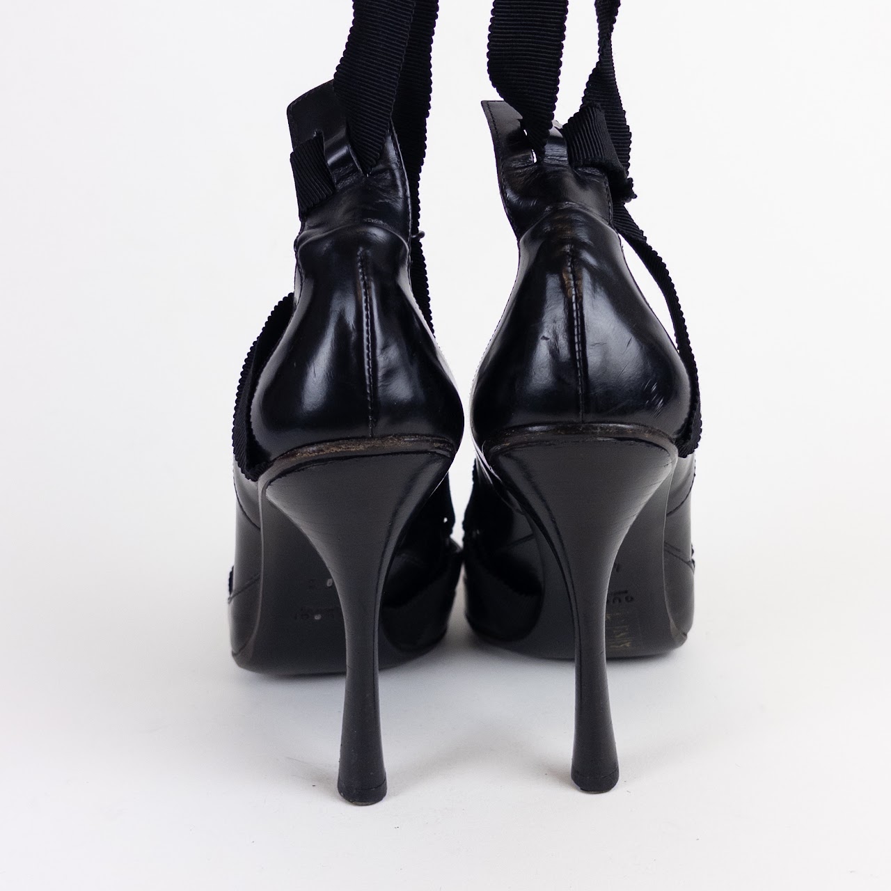 Gucci Black Runway Pumps with Ribbon Detail