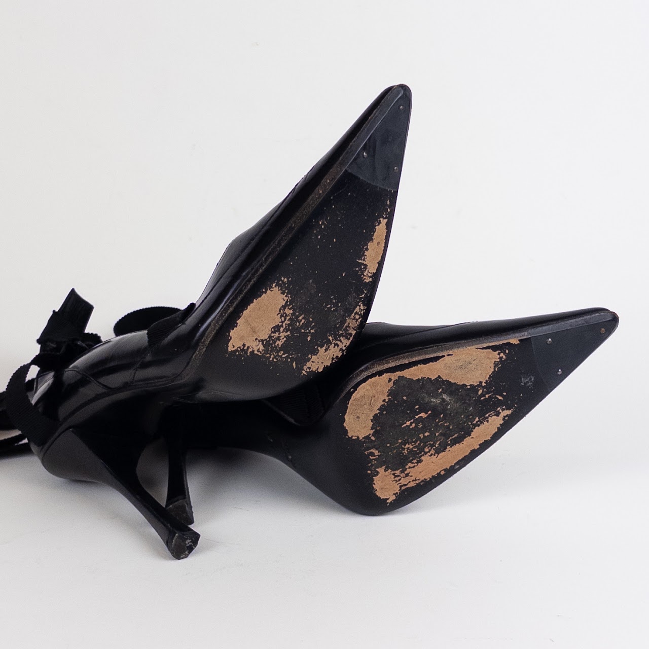 Gucci Black Runway Pumps with Ribbon Detail