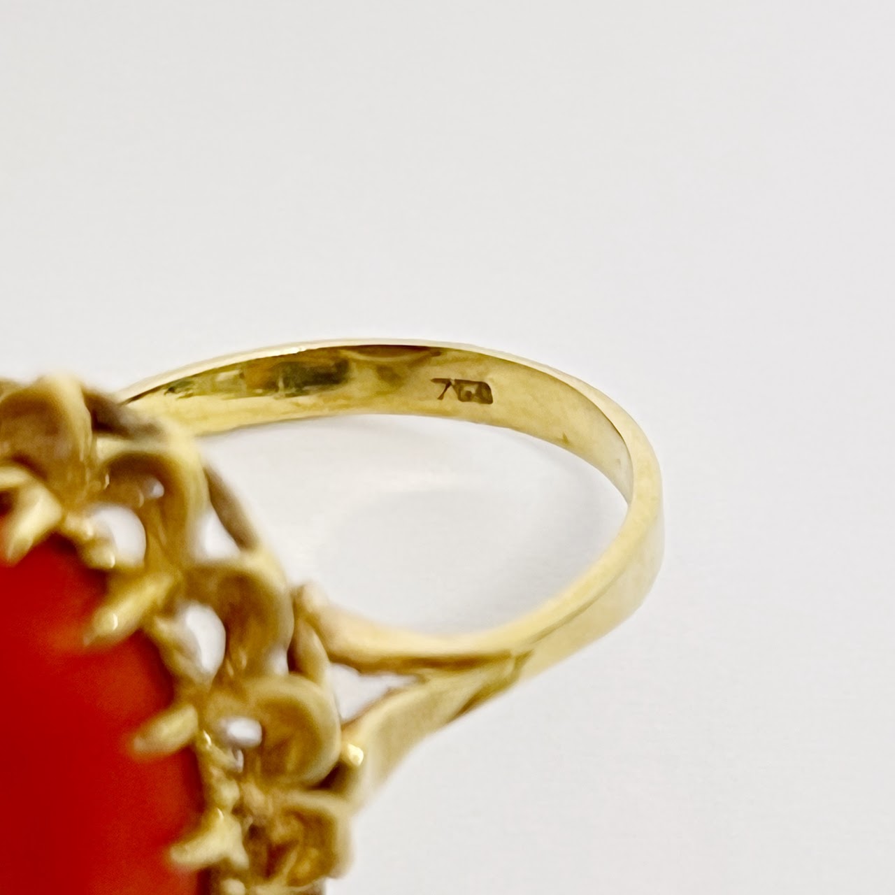 18K Gold & Coral Ring