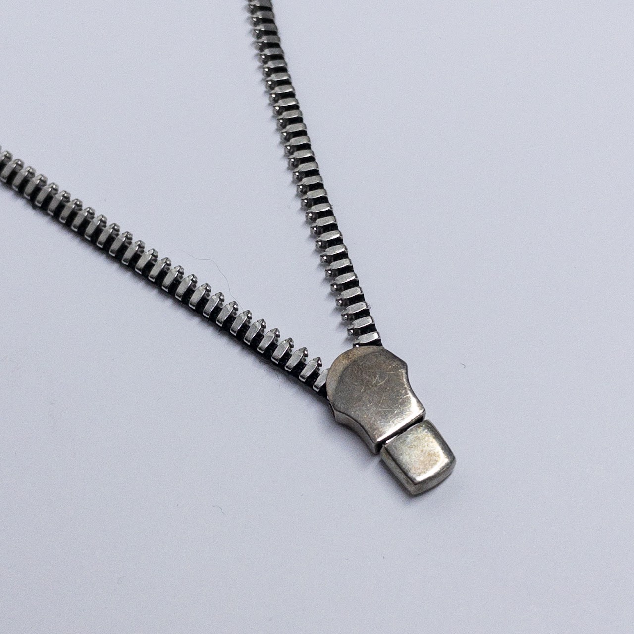 Frans van Nieuwenborg & Martijn Wegman  Zipper Necklace