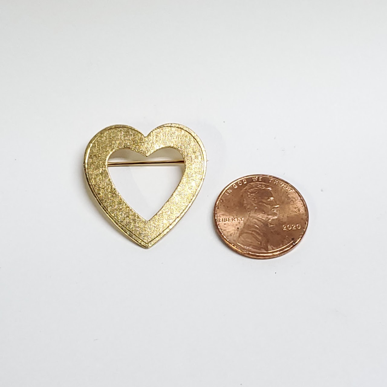 14K Gold Open Heart Brooch