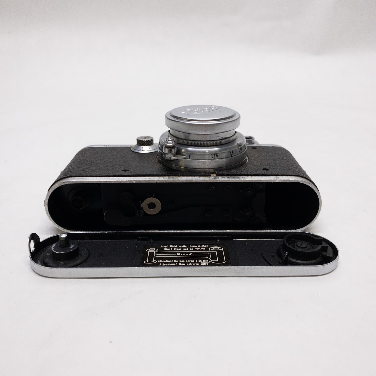 Leica DRP No. 258371 Camera with  Leather Case, 5cm Summar Lense & Yellow Filter