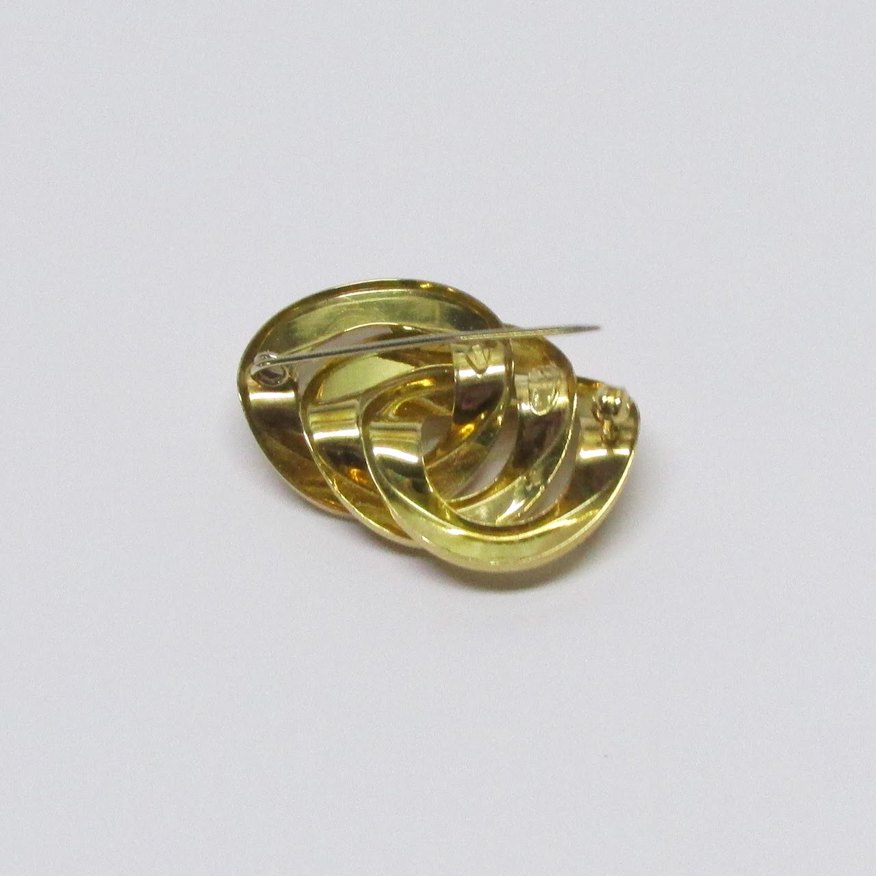 18K Gold Interlocking Loop Brooch