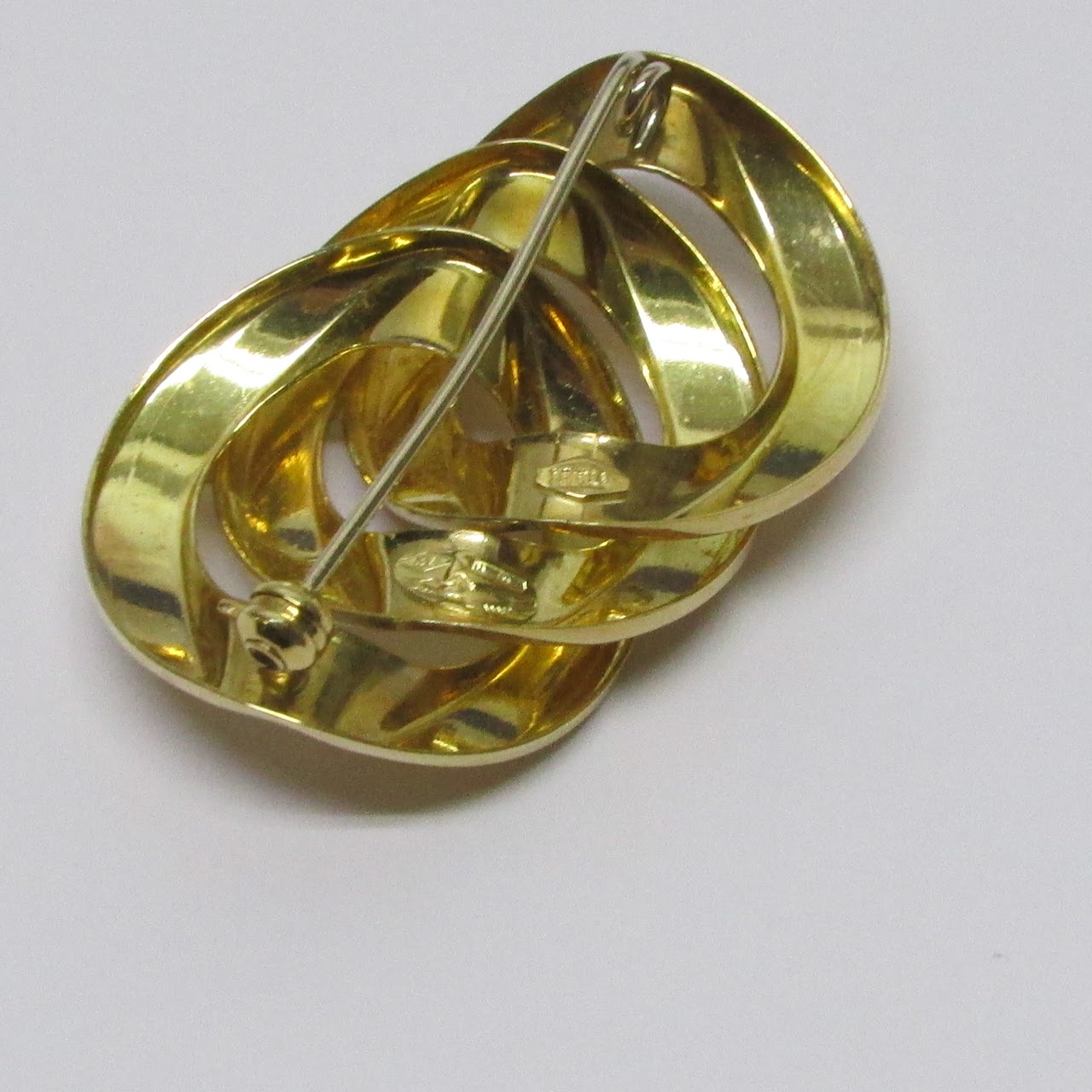 18k Gold Interlocking Loop Brooch