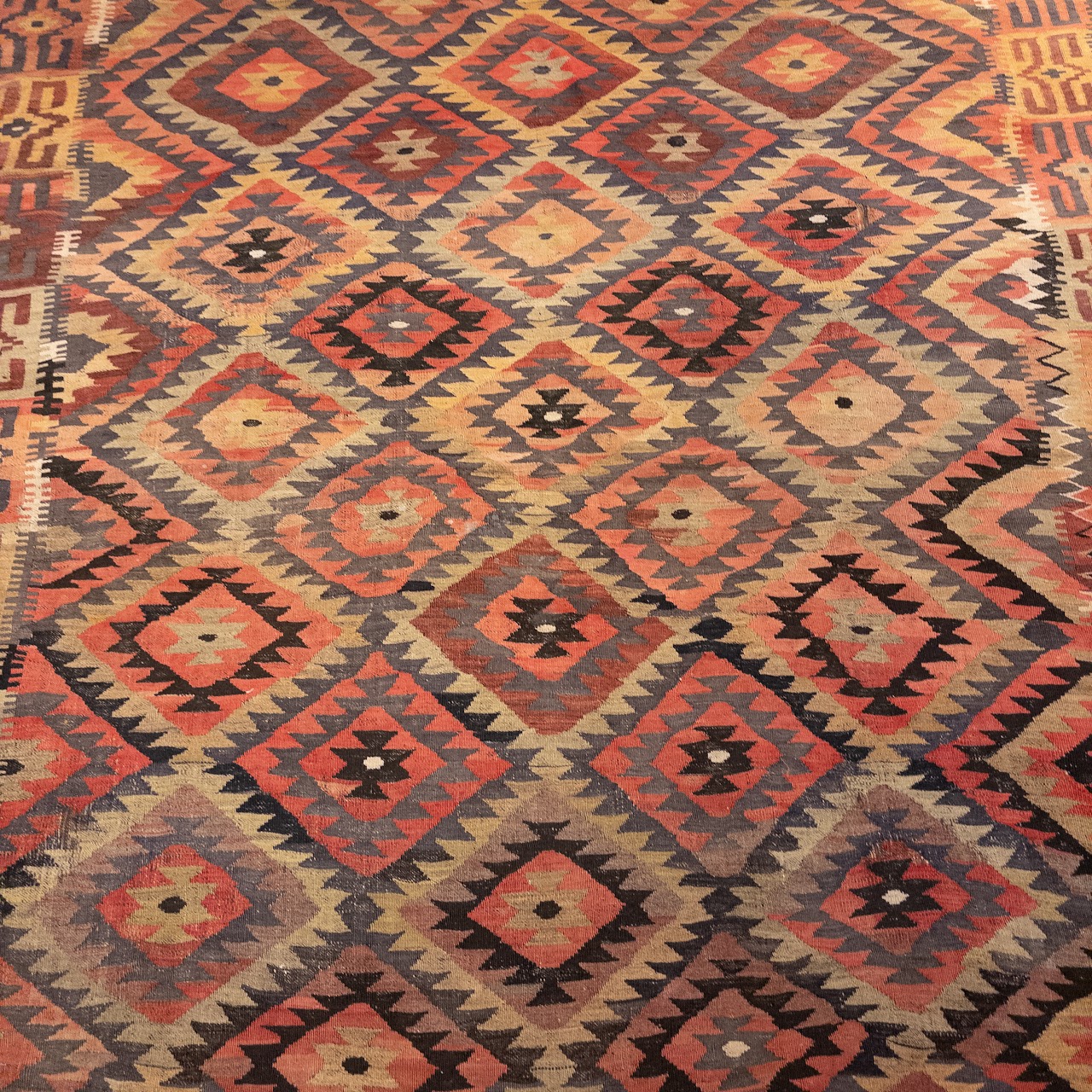 Geometric Wool Flatweave Rug