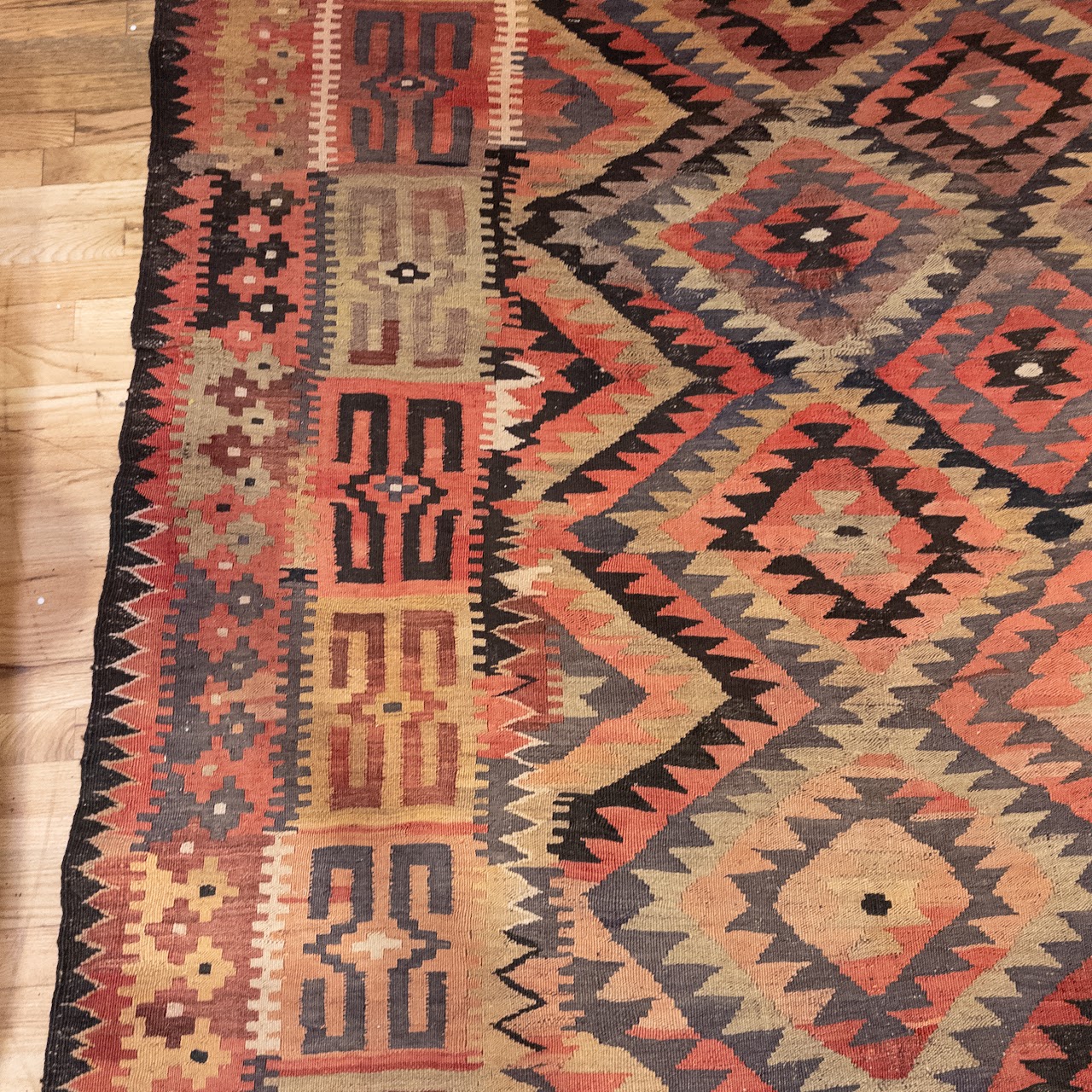 Geometric Wool Flatweave Rug