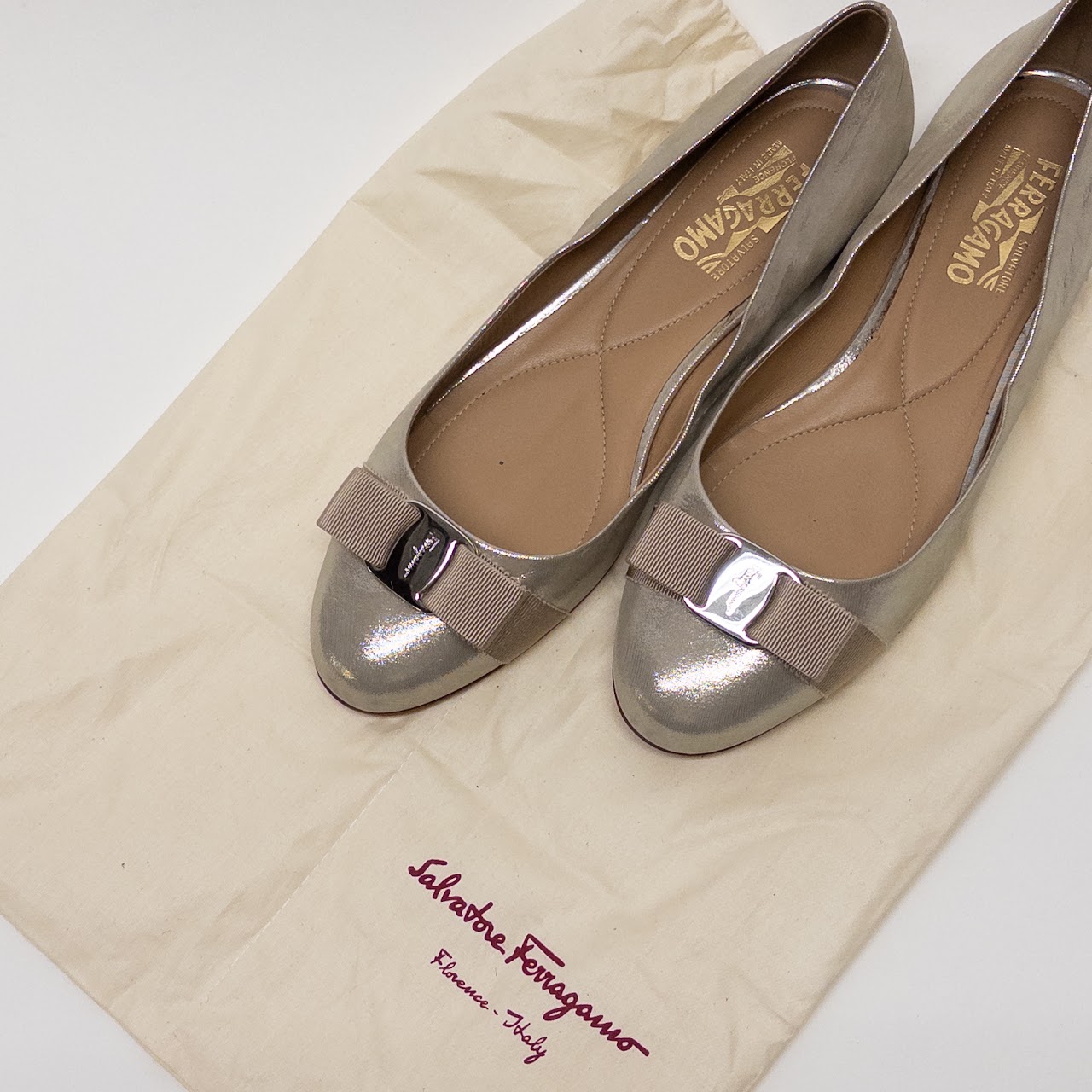 Salvatore Ferragamo Varina Light Silver-Gray Lame Flats