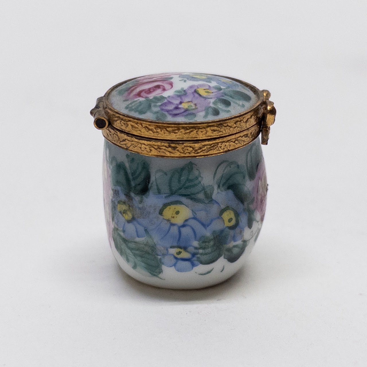 Peint Main Limoges Miniature Lidded Porcelain Box