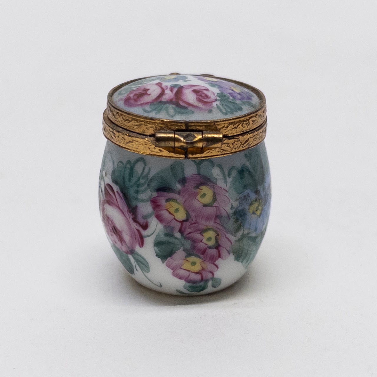 Peint Main Limoges Miniature Lidded Porcelain Box