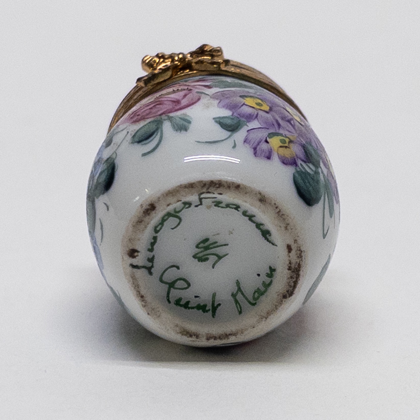 Peint Main Limoges Miniature Lidded Porcelain Box